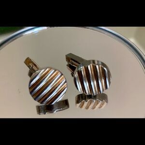 ‎Vintage Swank gold tone cuff links